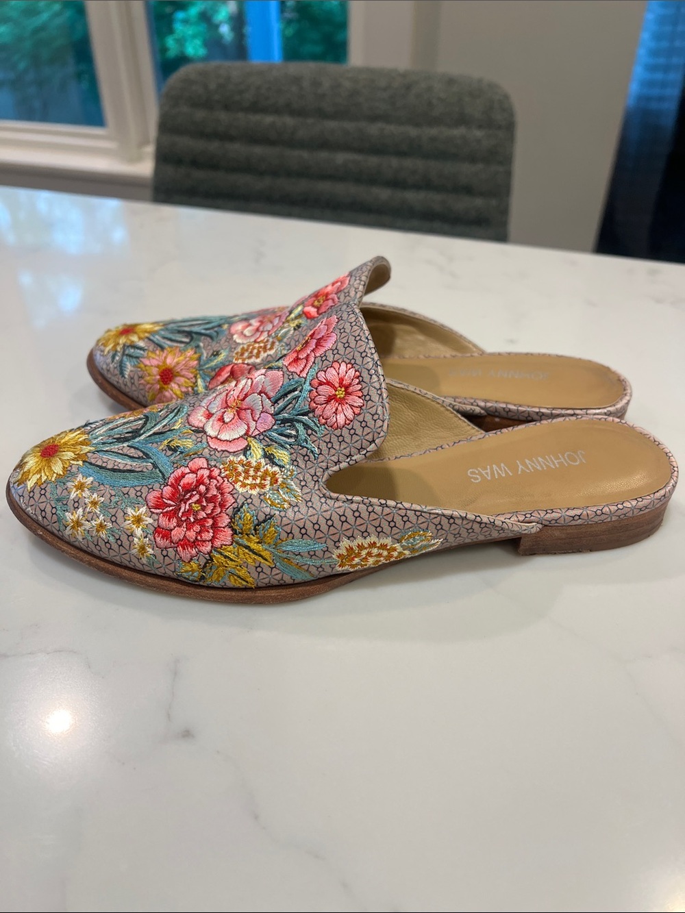 Johnny Was Jenna embroidered leather mule slides Sz 7 - Picture 3 of 8